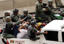 No hemos escuchado las voces kirchneristas ni a la izquierda que entroniza a Maduro y se llenan la boca con las palabras democracia, libertad y DDHH No hemos escuchado las voces kirchneristas ni a la izquierda que entroniza a Maduro y se llenan la boca con las palabras democracia, libertad y DDHH