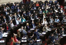 Finalmente la Inteligencia Estatal no importaba, lo importante era la Caja. Todo igual, nada ha cambiado; hasta los “yuppies” de los 80 están representados