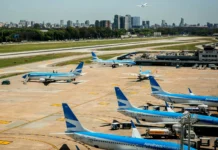 El conflicto en Aerolíneas Argentinas escala: gremios en alerta y movilización - Foto: NA