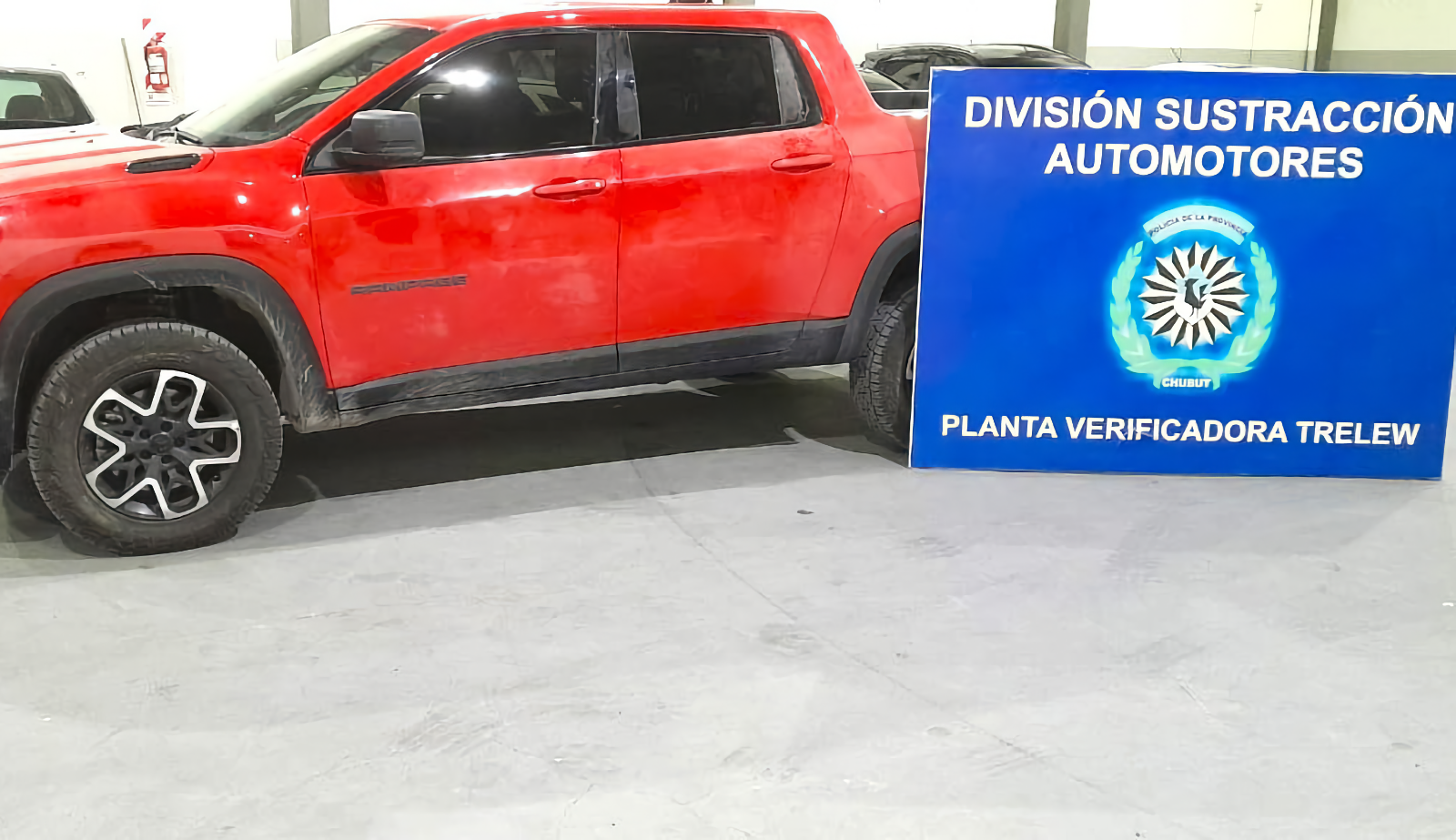 Policía recupera camioneta robada en Trelew y detiene a dos sospechosos Policía recupera camioneta robada en Trelew y detiene a dos sospechosos