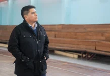 El Presentismo docente fue enviado al Archivo. Una mala decisión del gobierno que paga el costo político por un error de principiante El Gobernador Claudio Vidal - Foto: Prensa Gobierno