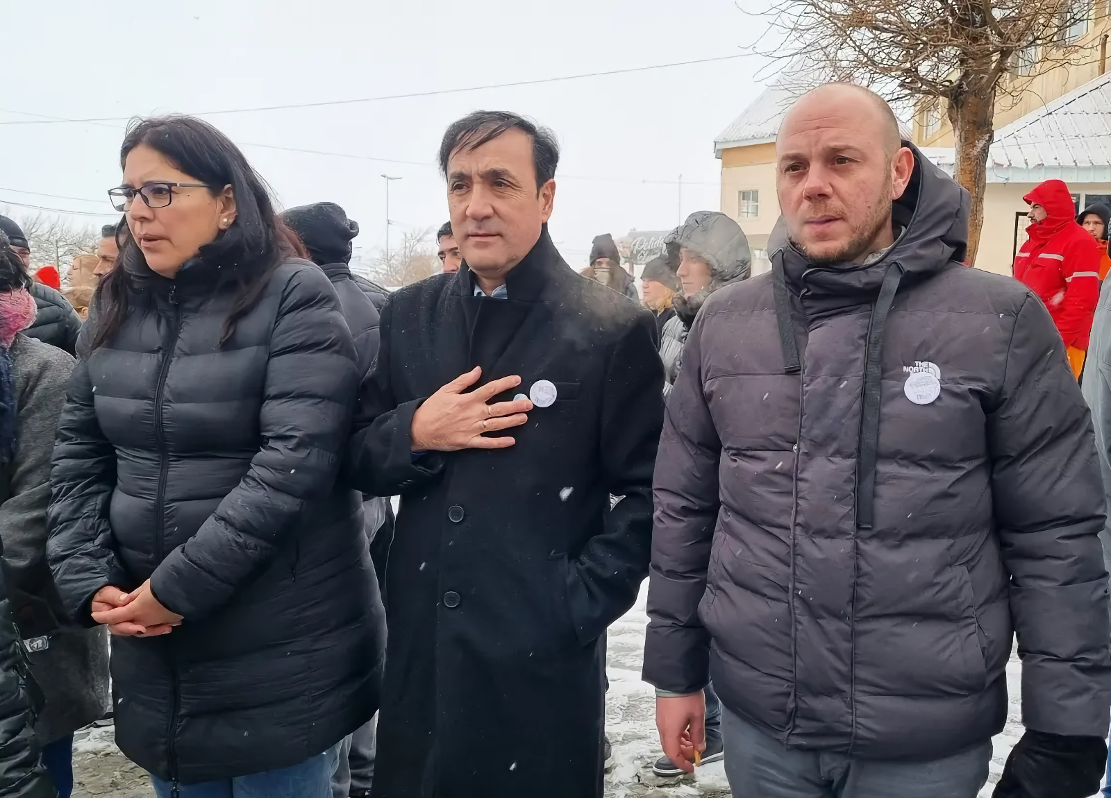 Mientras en Río Gallegos los residuos permanecen días en los cestos domiciliarios, Pablo Grasso presta camiones recolectores a la cuenca Mientras en Río Gallegos los residuos permanecen días en los cestos domiciliarios, Pablo Grasso presta camiones recolectores a la cuenca