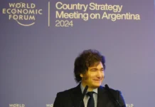 Javier Milei, rumbo a Davos: disertará en el Foro Económico Mundial Los Rectores se abrazan a las cajas y Milei quiere matar una mosca con un lanzallamas - Foto: Presidencia