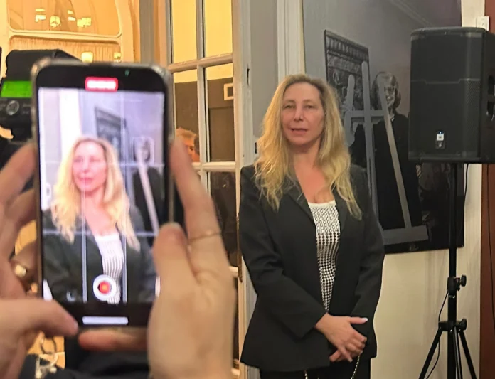 Karina Milei se reúne con Brigitte Macron y empresarios franceses en París