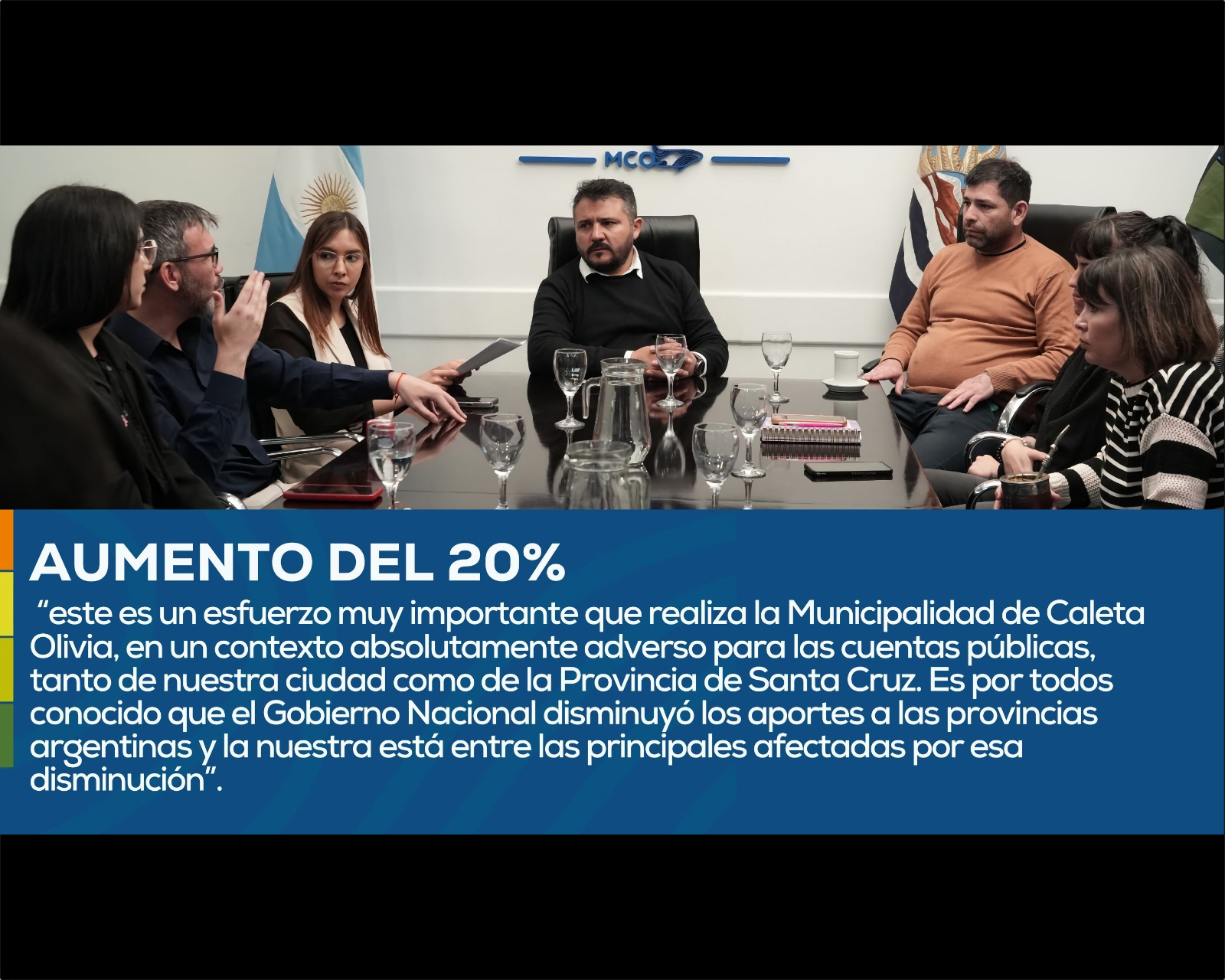 Conflicto en Caleta Olivia. Los municipales contra el Intendente. Lo obligaron a bajar el Decreto de aumento y hubo violencia explícita frente al municipio Conflicto en Caleta Olivia. Los municipales contra el Intendente. Lo obligaron a bajar el Decreto de aumento y hubo violencia explícita frente al municipio