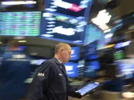 Bonos argentinos caen por tercer día consecutivo y el riesgo país supera los 1.200 puntos - Foto: NA