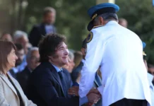 Milei denuncia “garantismo barbárico” y respalda a las fuerzas de seguridad Milei denuncia “garantismo barbárico” y respalda a las fuerzas de seguridad - Foto: NA