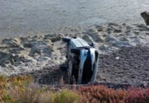 Manejaba borracho y cayó desde un barranco en Playa Unión Manejaba borracho y cayó desde un barranco en Playa Unión