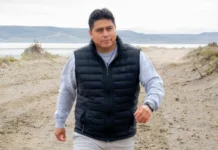 El Gobierno propone aprobar la Emergencia Hidrocarburífera, pero no dice cómo lo hará ni las medidas concretas que tomará; solo pide “manos libres” El Gobernador Claudio Vidal - Foto: Prensa de Gobierno