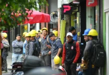 Crisis en la construcción: sector cae un 28,5% en el primer año de Milei La construcción sigue en retroceso: caída del 24,8% en la venta de insumos en noviembre - Foto: NA