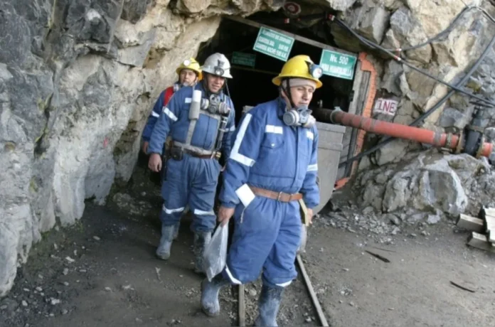 Mineros atrapados en Perú: explosión en socavón deja 17 desaparecidos