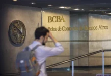 El mercado argentino rebotó impulsado por el acuerdo con el FMI, a pesar de la recesión global La Bolsa de Comercio de Buenos Aires - Foto: NA