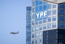 La torre de YPF en Puerto Madero - Foto: NA