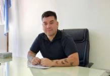 Amenazan a un concejal de Pico Truncado con dos balas en su escritorio El concejal de Unión por la Patria de Pico Truncado, Jonathan Sandoval