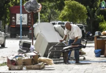 La CGT organiza campaña solidaria para ayudar a los afectados por el temporal en Bahía Blanca La CGT organiza campaña solidaria para ayudar a los afectados por el temporal en Bahía Blanca - Foto: NA