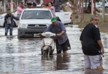 Con la ciudad de Comodoro inundada como hace 8 años, el gobernador y el intendente se acordaron de las obras pluviales inconclusas Con la ciudad de Comodoro inundada como hace 8 años, el gobernador y el intendente se acordaron de las obras pluviales inconclusas