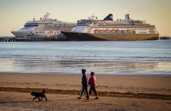 Puerto Madryn cierra la temporada con la visita de dos cruceros internacionales