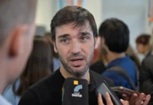 El gobernador de Chubut Ignacio Torres -