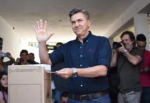 Polémica en Chaco: acusan a Zdero de despilfarro por acto con influencers y shows El gobernador de Chaco Leandro Zdero - Foto: NA