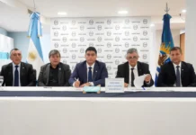 Con 335 millones de dólares de dudosa inversión y ningún control, YPF y Claudio Vidal cierran filas. ¿Será a cambio de favores de Carambia y Gadano en el Senado el jueves? Con 335 millones de dólares de dudosa inversión y ningún control, YPF y Claudio Vidal cierran filas. ¿Será a cambio de favores de Carambia y Gadano en el Senado el jueves?