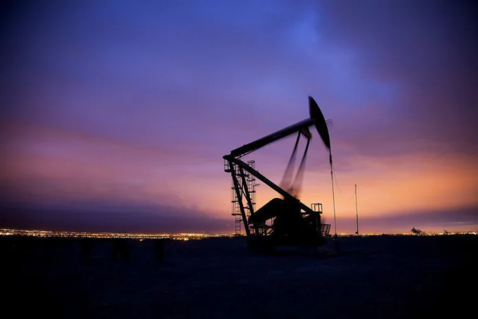 El precio del petróleo cae por debajo de los 60 dólares - Foto: NA