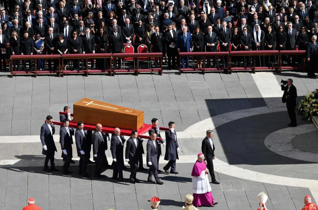 El mundo despide al papa Francisco: emotivo funeral en San Pedro y homenaje global - Foto: NA