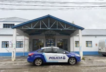 Evacuaron una escuela en Río Gallegos por escape de gas y hay docentes internados Evacuaron una escuela en Río Gallegos por escape de gas y hay docentes internados - Foto: OPI Santa Cruz/Francisco Muñoz