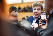 El gobernador criticó el impacto de las medidas de Milei en la industria