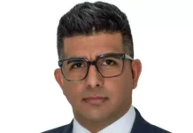 Jairo Guzmán exige el 10% del salario a empleados y profesionales. Sergio Torres debía enviar fondos a cuentas personales Jairo Guzmán, titular del PAMI en Santa Cruz y representante de La Libertad Avanza