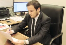 Escándalo en la Justicia: investigan a un juez por posesión de pornografía infantil El juez Andrés Leonelli, integrante de la Sala Penal de la Cámara de Apelaciones de Ushuaia