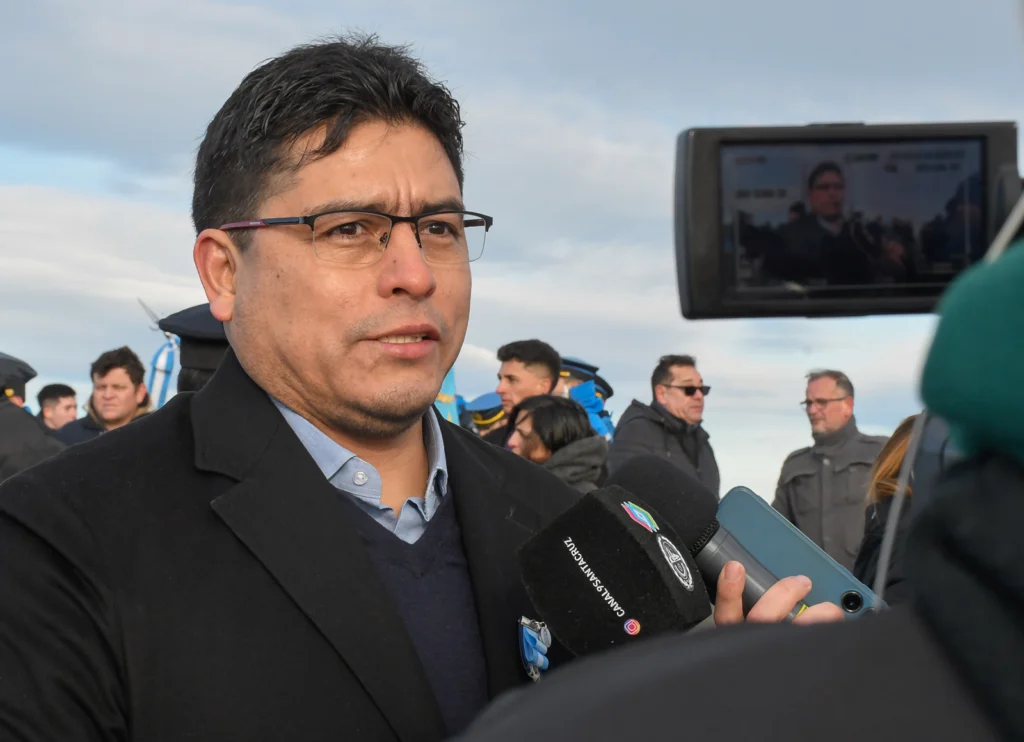 Claudio Vidal ¿Más vale tarde que nunca? o ¿Por qué tan tarde y no antes?