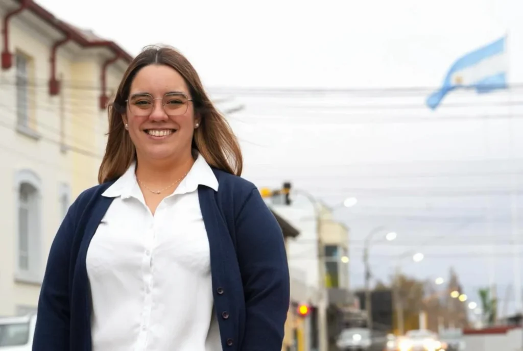 Radicales sin listas cedieron la candidatura a una ignota abogada puesta a dedo por Leguizamón dentro del SER. ¿Algún Radical creerá que votando a esta mujer, votará a la UCR?