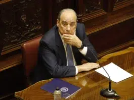 Guillermo Francos se retiró del Senado tras ser llamado “mentiroso” por una senadora - Foto: NA