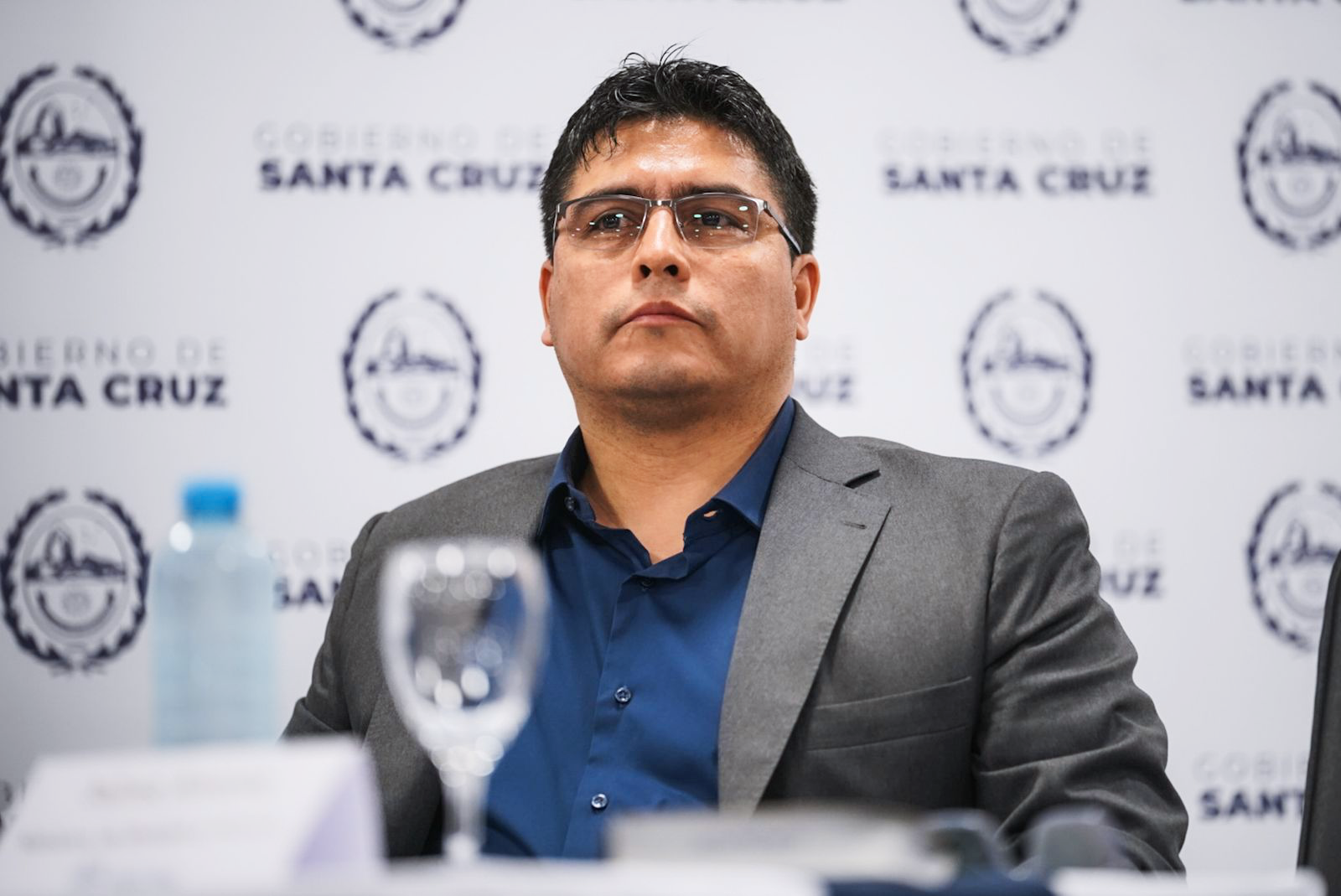 Claudio Vidal quiere cambiar la justicia y los organismos de control para sacarlos de las manos K y ponerlos en las mano V Claudio Vidal quiere cambiar la justicia y los organismos de control para sacarlos de las manos K y ponerlos en las mano V