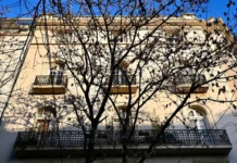 Cristina Kirchner apeló límites a visitas por afectar sus derechos políticos en prisión domiciliaria Cristina Kirchner pidió cumplir su condena en su casa y sin tobillera electrónica - Foto: NA