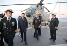 Torres visitó el ARA Almirante Irízar en Puerto Madryn Torres visitó el ARA Almirante Irízar en Puerto Madryn