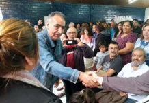 Pérez Osuna con su esposa en Energía de la provincia, trató de despegarse de Pablo Grasso (pero no lo consiguió) Atanasio Pérez Osuna