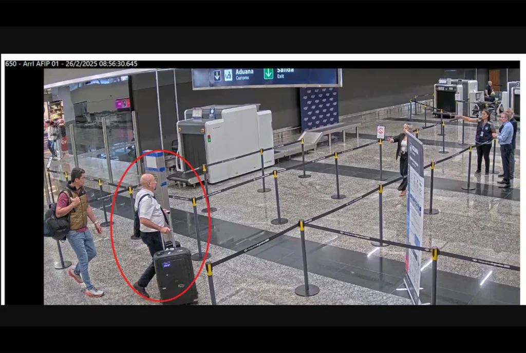 Diez valijas de un vuelo privado desde Miami enterraron sin control por Ezeiza ¿Por qué nadie o muy pocos, hablan de esta situación similar a la recordada de Antonini Wilson? - Foto: TN