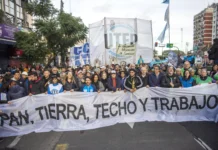 UTEP y ATE unen fuerzas en una movilización masiva contra las políticas de Milei UTEP y ATE unen fuerzas en una movilización masiva contra las políticas de Milei - Foto: NA