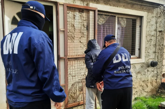 Fuerte operativo policial contra una red de pornografía infantil en Río Gallegos
