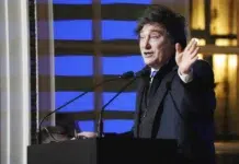 Oficial: Milei confirma cambios en la Ley de Glaciares y Penal Javier Milei y el desafío de los comicios: "Si la gente va a votar, ganamos" - Foto: NA