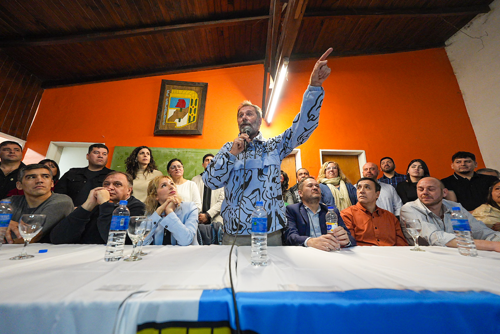 El cura que besa a los niños y considera al gobierno nacional “un modelo de crueldad”, se abraza con genocidas y usurpadores del narcoestado venezolano El cura que besa a los niños y considera al gobierno nacional “un modelo de crueldad”, se abraza con genocidas y usurpadores del narcoestado venezolano