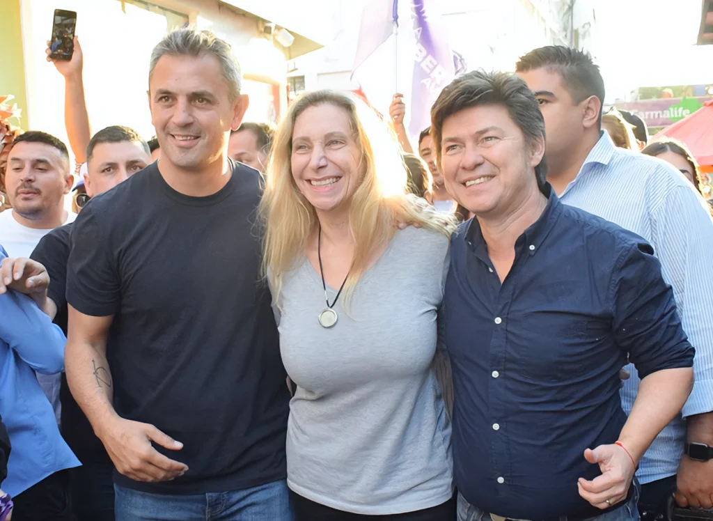 Karina Milei y Martín Menem debieron ser evacuados en Corrientes tras incidentes - Foto: Diario El Libertador de Corrientes