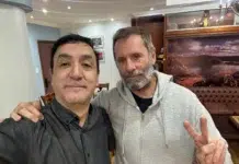 El cura Molina, un candidato más allá de Cristina y el FPV. La pelea religiosa oculta en la política de Santa Cruz entre evangelistas y católicos Pablo Grasso junto a Juan Carlos Molina -