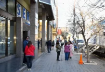 La salud patrocinada por el SER, con el sello de Claudio Vidal y frente al local del partido petrolero La salud patrocinada por el SER, con el sello de Claudio Vidal y frente al local del partido petrolero