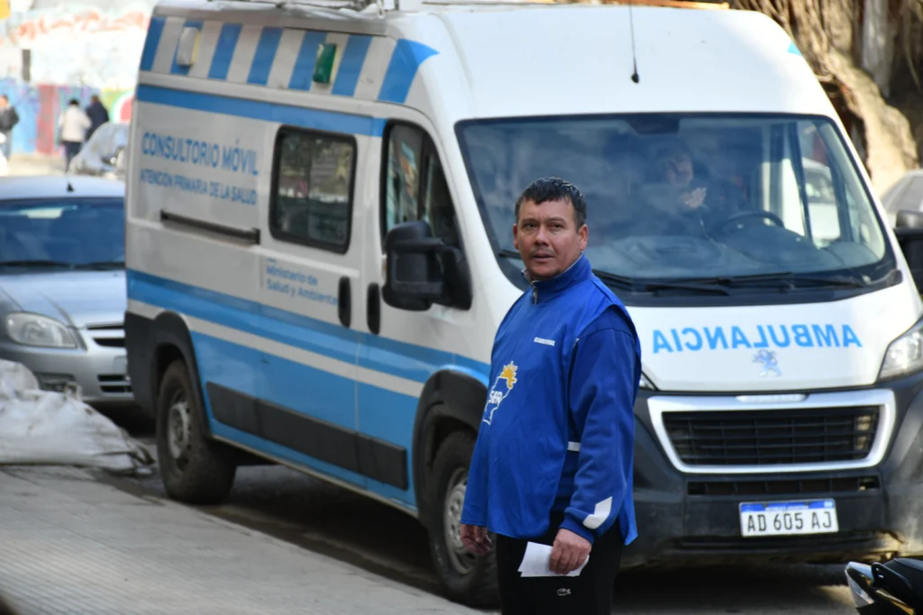 La salud patrocinada por el SER, con el sello de Claudio Vidal y frente al local del partido petrolero