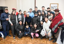 Política de seducción de Claudio Vidal con la familia Limonao para obtener “la licencia social” e iniciar la explotación de uranio en Laguna Sirven Política de seducción de Claudio Vidal con la familia Limonao para obtener “la licencia social” e iniciar la explotación de uranio en Laguna Sirven