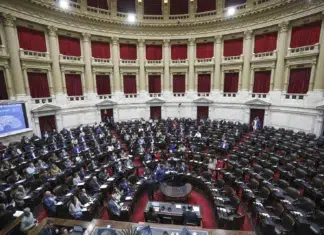 Diputados abre el debate del Presupuesto 2027 La oposición consiguió una primera victoria en Diputados y busca anular los vetos de Milei