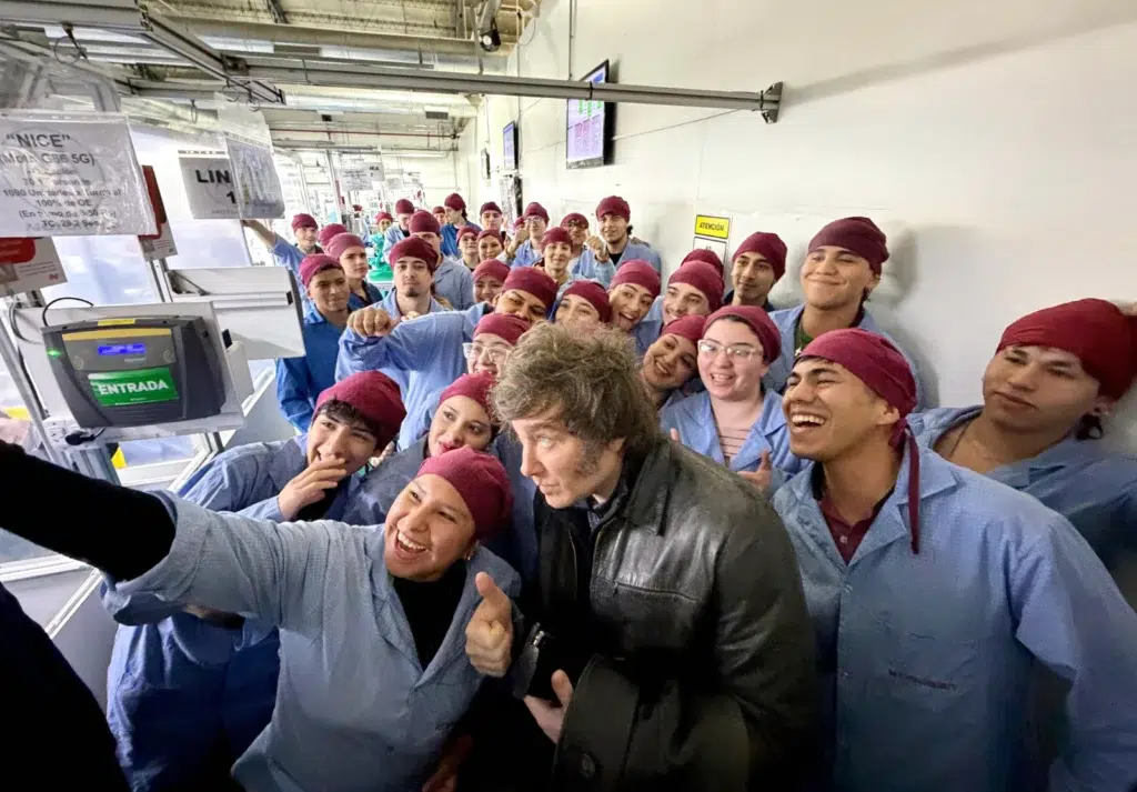 La visita de Milei a Ushuaia terminó con un discurso improvisado y una rápida salida - Foto: Presidencia