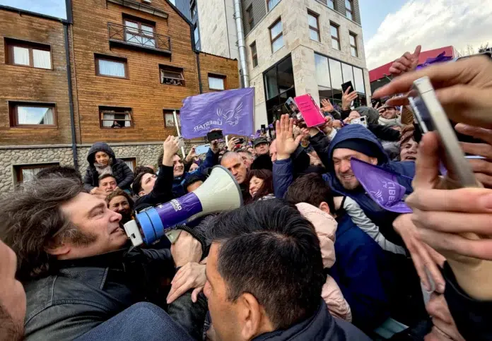 La visita de Milei a Ushuaia terminó con un discurso improvisado y una rápida salida - Foto: Presidencia